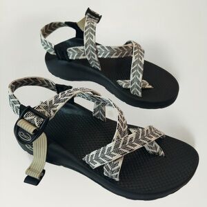 LIKE NEW Chaco Women's 7 Z/2 Classic Sandals, LUVSEAT PU footbed